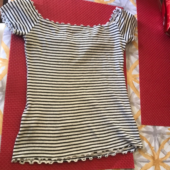 Tops - Picture 4 of 4